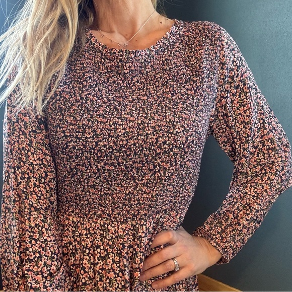 Old Navy Long Sleeve Navy & Pink Floral Maxi Dress - Picture 5 of 10